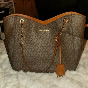 Micheal kors tote